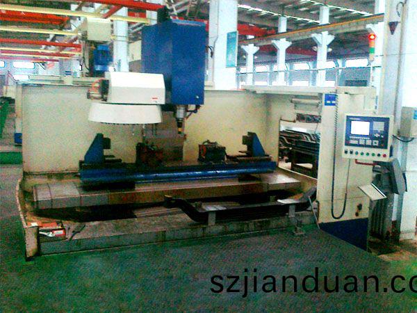 前(qian)軸(zhou)十孔加(jia)工(gong)專用立式(shi)加(jia)工(gong)